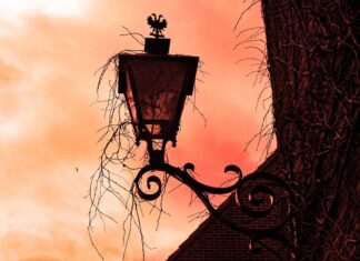 Jak przymocować kinkiet bez wiercenia?