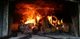 Czy można wędzić drewnem dębowym?