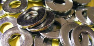 Czym smarować do gwintowania?