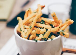 Czy da się zrobić frytki na grillu?