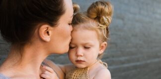 Czy matka pszczela wylatuje z ula?