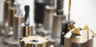 Co musi mieć Tokarka aby naciąć gwint?