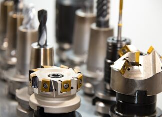 Co musi mieć Tokarka aby naciąć gwint?