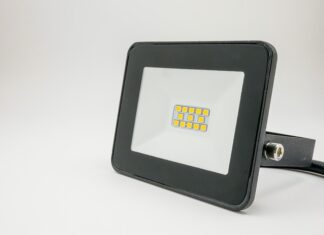 Jak wybrać dobry Naświetlacz?