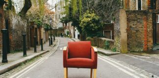 Jak zamontować fotel bocianie gniazdo?