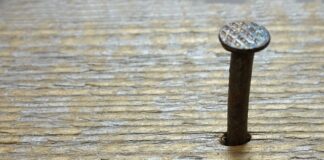 Ile waży jeden gwóźdź?