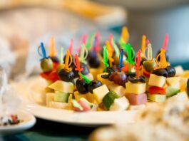 Najczęstsze błędy przy wyborze stołów cateringowych